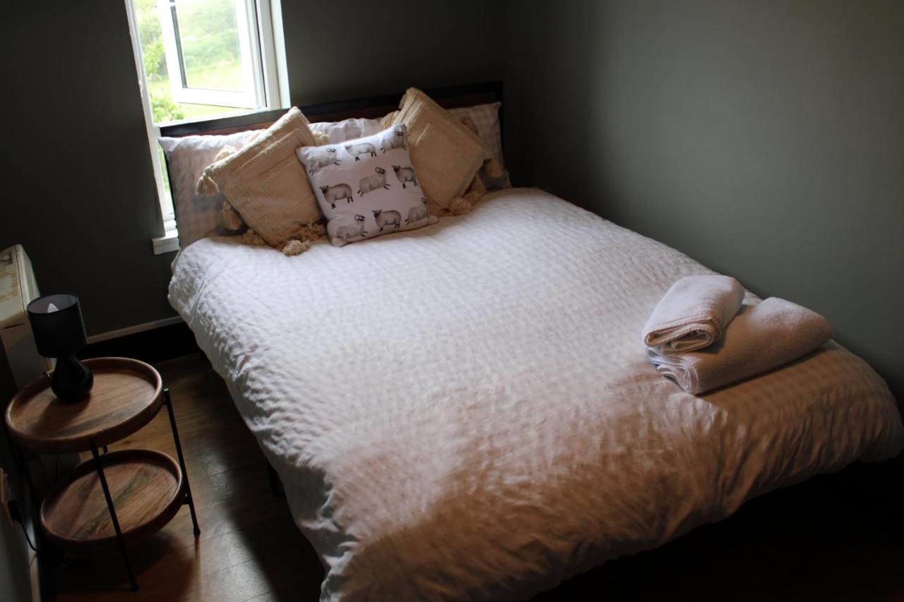 Ben Lettery Hostel 밸리나힌치 외부 사진